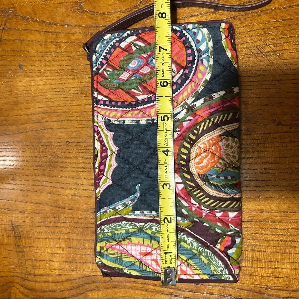 Vera Bradley Heirloom Paisley RFID Front Zip Wristlet EUC!!